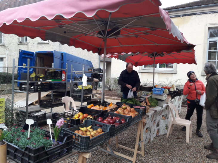 Tous les 2ème dimanches du mois, marché de producteurs à Chaussy.