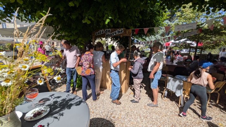 Tous les 2ème dimanches du mois, marché de producteurs à Chaussy.